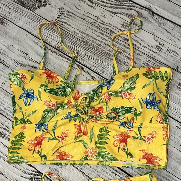 Floral print two-piece set swimwear Sz. L - Picture 2 of 7